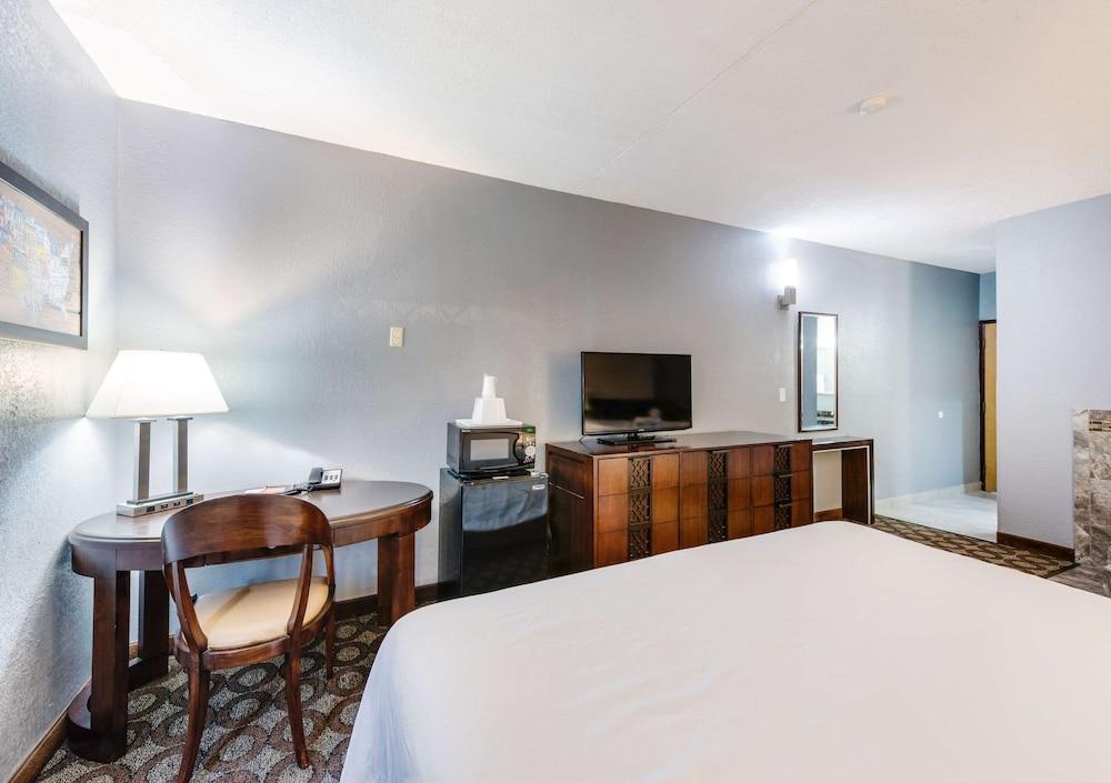 Hotel Econo And