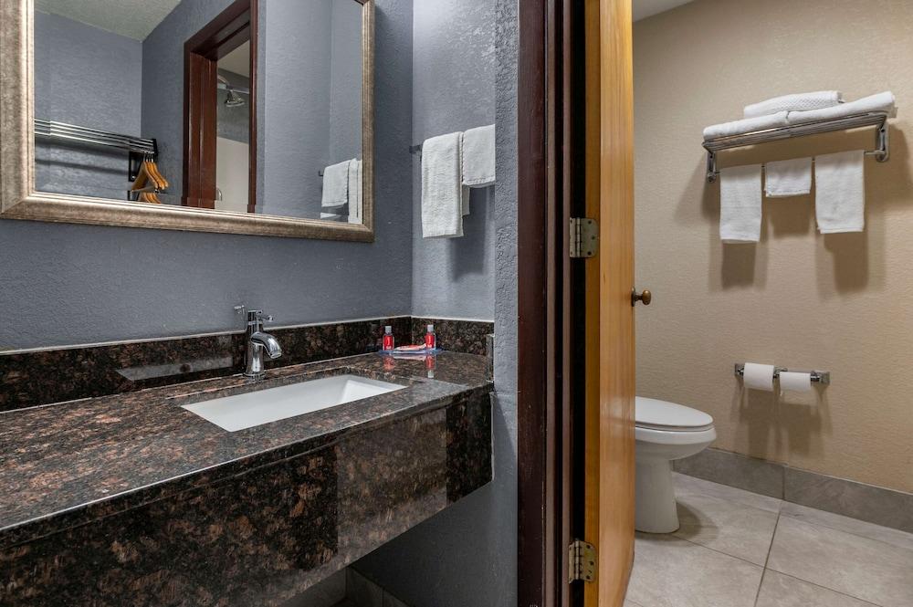 Hotel Econo And 2*